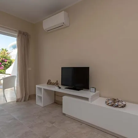 Altamira 73 - One Bed *